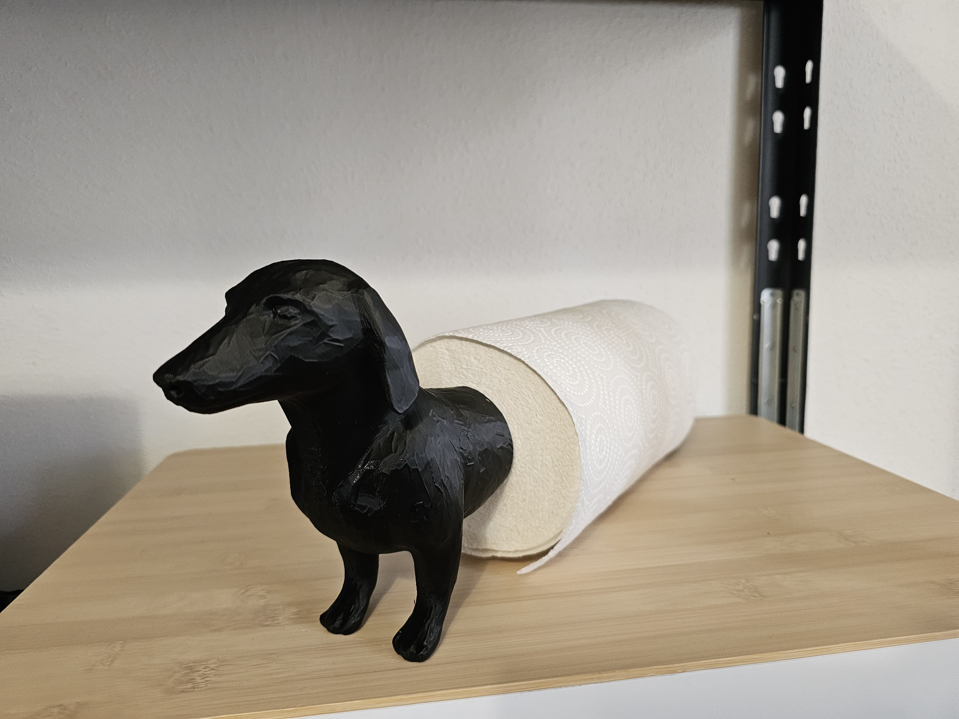 Suporte de Papel Toalha – Cachorro Salsicha 🐾